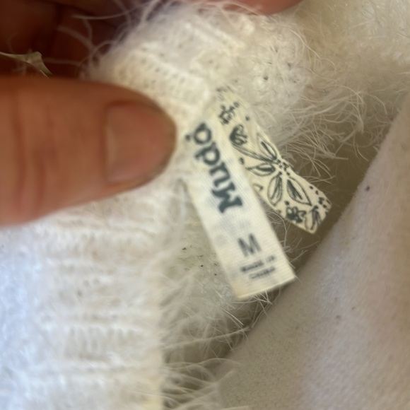 Mudd. Ladies, fuzzy white sweater size medium excellent condition super soft - Picture 8 of 8